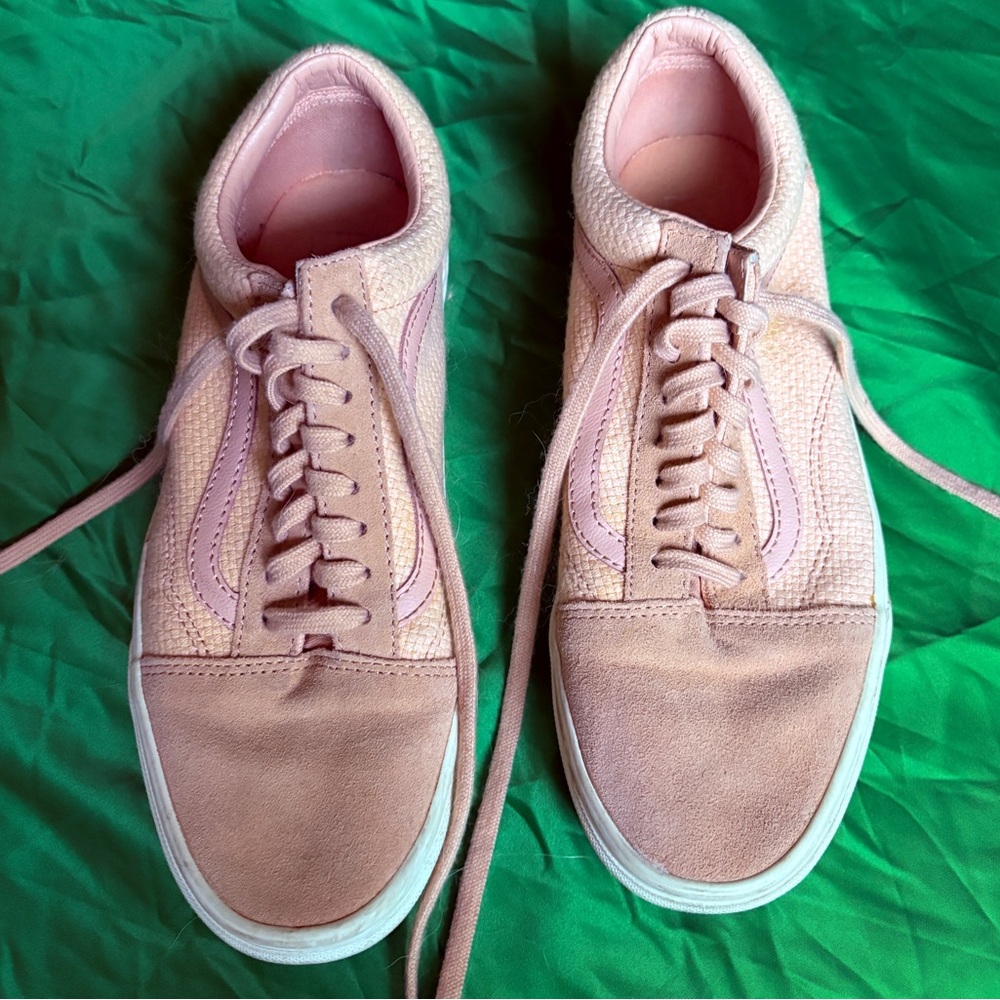 Vans Pink Low-Top Textured Suede Sneakers - Picture 2 of 9